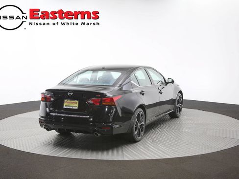 Used 2023 Nissan Altima 2.5 SR FWD image 38