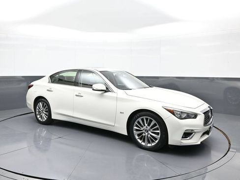 Used 2019 INFINITI Q50 Luxe w/ Essential Package (3.0T Luxe) AWD/4WD image 4