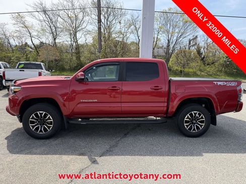 Used 2022 Toyota Tacoma TRD Sport w/ Technology Package AWD/4WD image 37