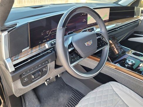 Certified 2025 Cadillac Escalade Sport Platinum w/ LPO, Floor Liner Package image 6