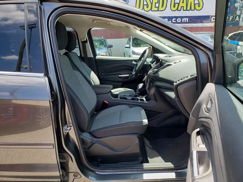 Used 2018 Ford Escape SE w/ SE Sync 3 Package FWD image 9