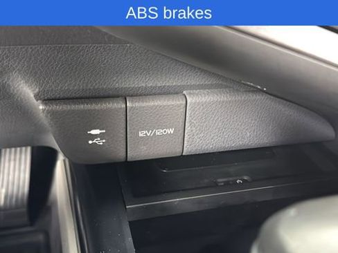 Used 2019 Toyota Camry L image 24