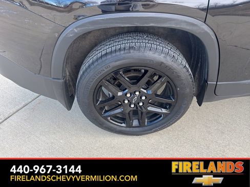 Used 2021 Chevrolet Traverse LT image 27
