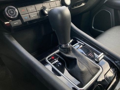 Used 2025 Jeep Compass Latitude image 25