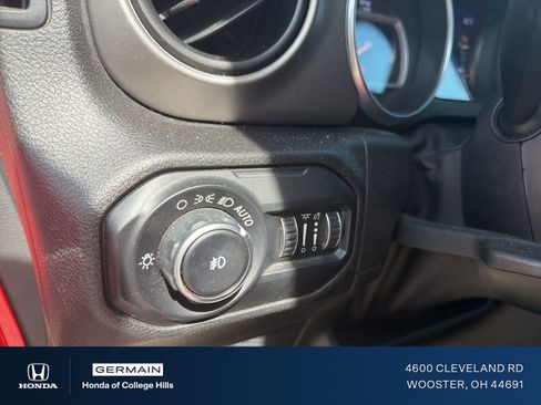 Used 2020 Jeep Wrangler Sport AWD/4WD image 13