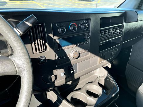 Used 2017 GMC Savana 2500 Extended image 12