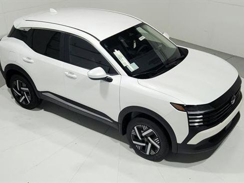 Certified 2025 Nissan Kicks SV w/ Illumination Package image 14