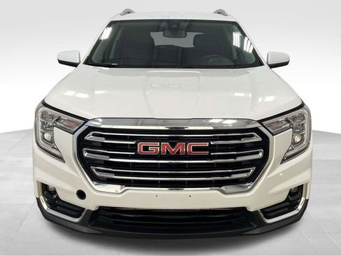 Used 2023 GMC Terrain SLT image 2