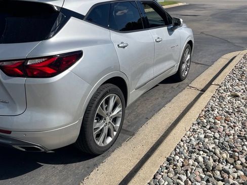 Used 2019 Chevrolet Blazer Premier w/ Sun and Wheels Package AWD/4WD image 3