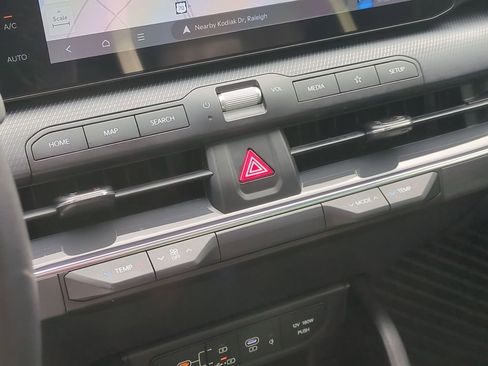 Used 2025 Kia K4 GT-Line w/ GT-Line Premium Package image 21