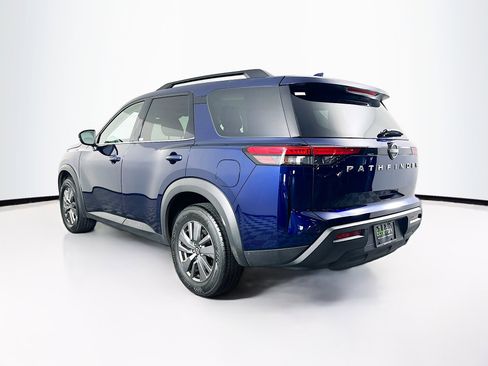 Used 2025 Nissan Pathfinder SV FWD image 5