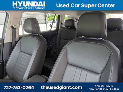 Used 2023 Volkswagen Tiguan SE FWD image 7