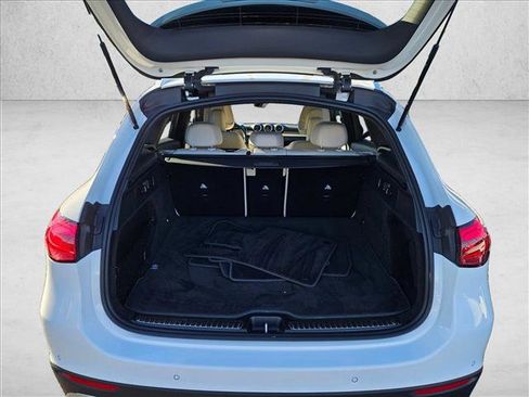 Used 2024 Mercedes-Benz GLC 300 4MATIC image 6