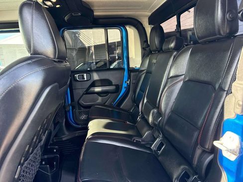 Used 2020 Jeep Gladiator Rubicon w/ Uconnect 4C Nav & Sound Group AWD/4WD image 11