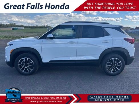 Used 2025 Chevrolet TrailBlazer LT AWD/4WD image 4