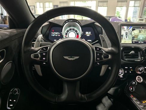 Used 2019 Aston Martin V8 Vantage Coupe RWD image 42