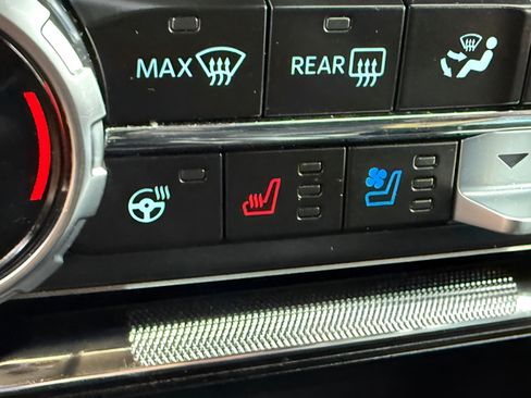 Used 2025 Ford F150 Lariat AWD/4WD image 11