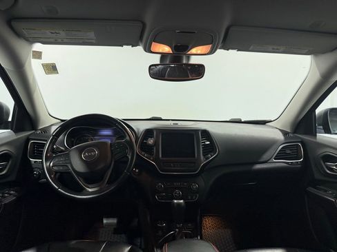 Used 2020 Jeep Cherokee Trailhawk image 11