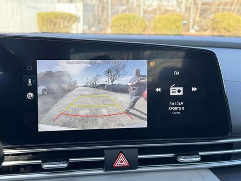 Used 2025 Hyundai Elantra Limited FWD image 20