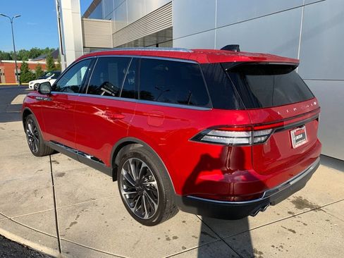 Certified 2025 Lincoln Aviator Reserve w/ Equipment Group 201A AWD/4WD image 3