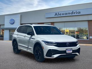 Used 2023 Volkswagen Tiguan SE R-Line FWD video 1