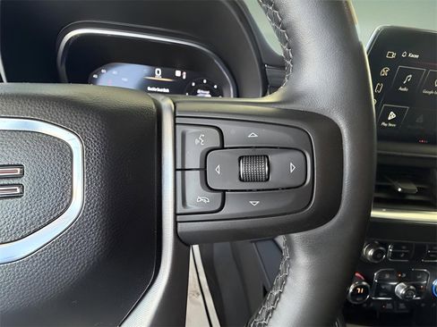 Used 2023 GMC Yukon XL SLT w/ SLT Luxury Package image 30