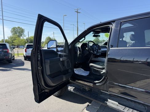 Used 2022 Ford F250 Lariat w/ Black Appearance Package AWD/4WD image 10