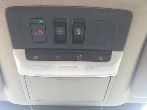 Used 2023 Nissan Pathfinder SL w/ SL Premium Package AWD/4WD image 28