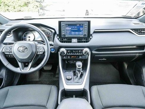 Used 2022 Toyota RAV4 SE image 15