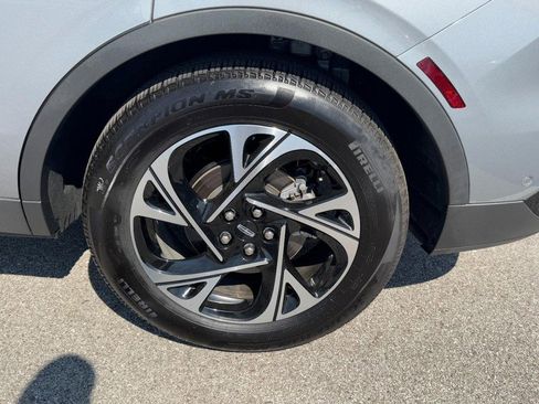 Certified 2024 Lincoln Nautilus Premier image 27