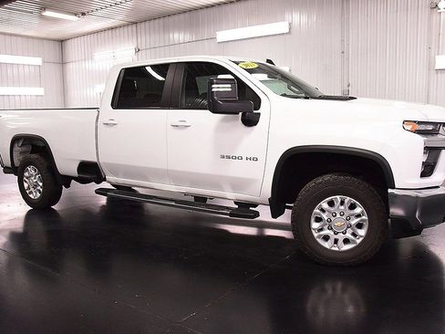 Used 2023 Chevrolet Silverado 3500 LT image 9
