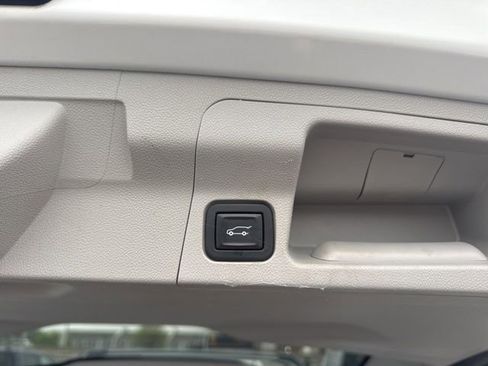 Used 2020 GMC Acadia SLT w/ Premium Package image 6