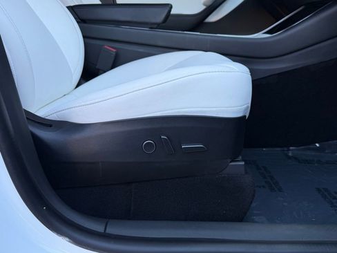 Used 2021 Tesla Model Y Long Range image 61