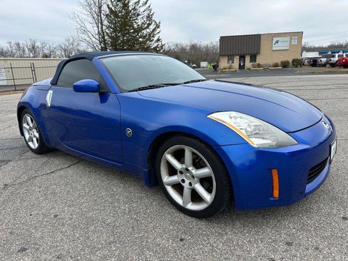 Used 2004 Nissan 350Z Touring RWD image 2