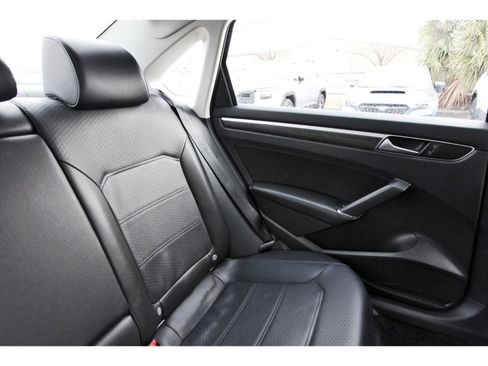 Used 2016 Volkswagen Passat 1.8T SE image 12