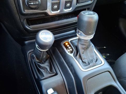 Certified 2023 Jeep Wrangler Willys image 17