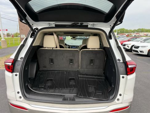 Used 2020 Buick Enclave Premium w/ Sun and Sites Package AWD/4WD image 23