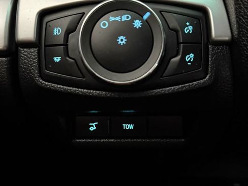 Used 2016 Ford Explorer XLT w/ Equipment Group 202A AWD/4WD image 24