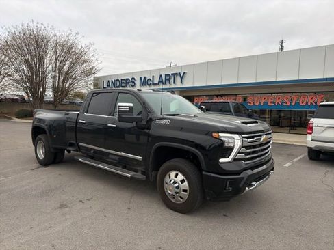 Used 2024 Chevrolet Silverado 3500 High Country w/ High Country Premium Package image 1