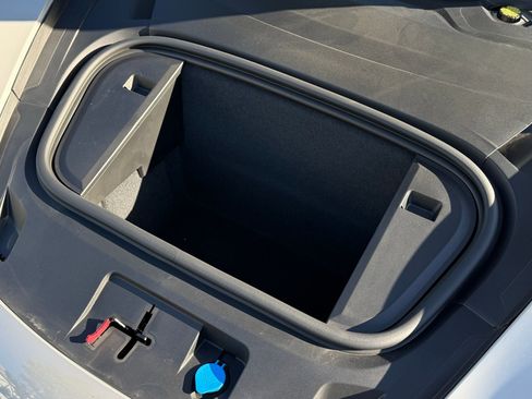 Certified 2025 Porsche Taycan GTS image 32