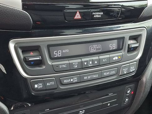 Used 2017 Honda Pilot Elite image 18
