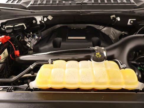 Used 2018 Ford F150 Raptor w/ Equipment Group 802A Luxury image 22