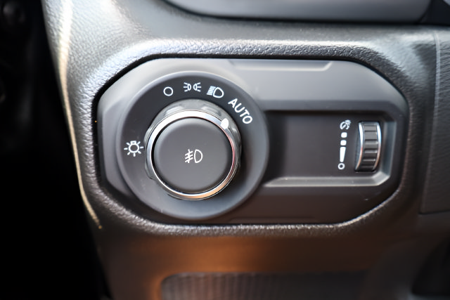 Used 2023 Jeep Wrangler Unlimited Sport AWD/4WD image 34