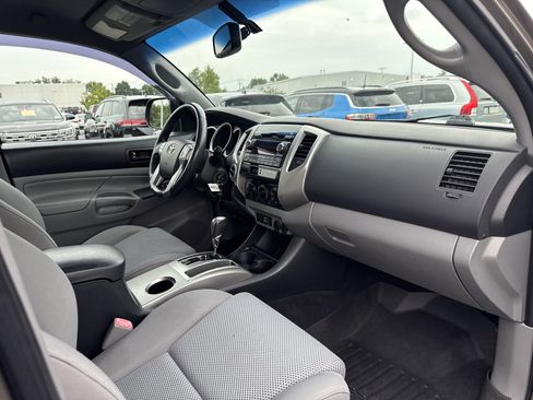 Used 2012 Toyota Tacoma 4x4 Access Cab V6 w/ TRD Off-Road Pkg image 15