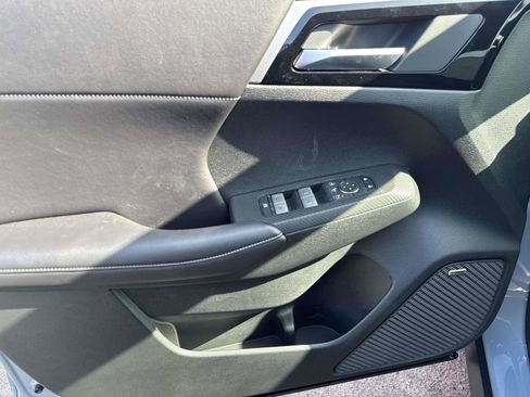 New 2025 Mitsubishi Outlander SE image 12