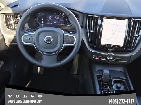 Certified 2025 Volvo XC60 B5 Core image 26