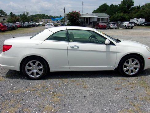 Used 2010 Chrysler Sebring Limited FWD image 10