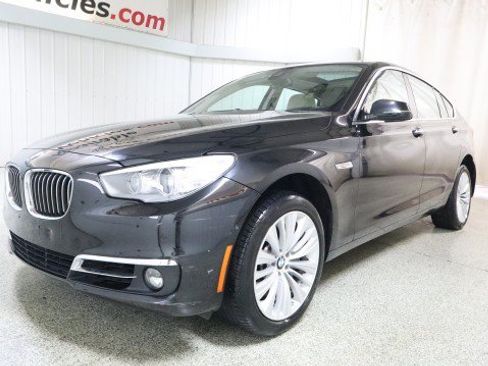 Used 2017 BMW 550i Gran Turismo xDrive image 2