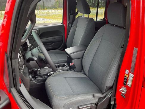 Used 2024 Jeep Gladiator Sport AWD/4WD image 23