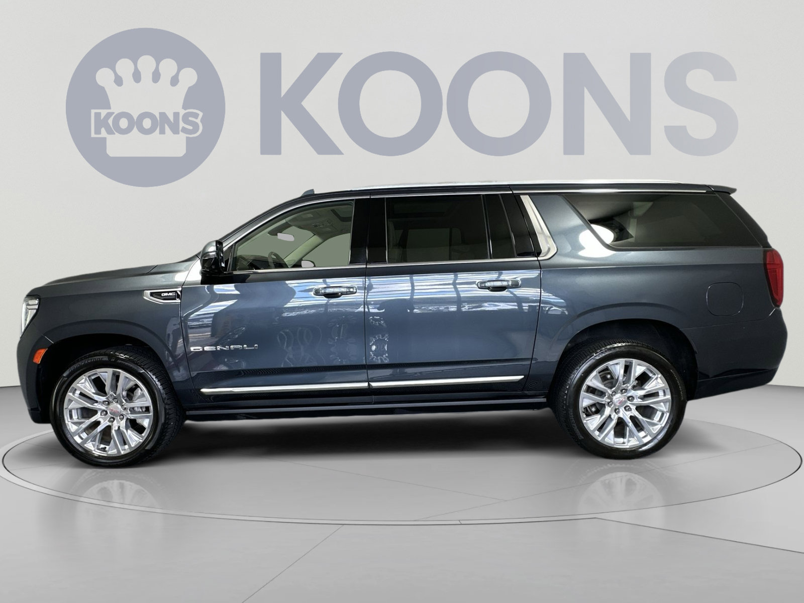 Used 2021 GMC Yukon XL Denali w/ Denali Premium Package AWD/4WD image 2